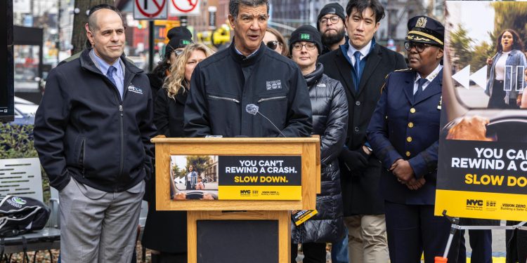 El NYC DOT lanza "Rewind": La nueva ofensiva para frenar la conducción temeraria