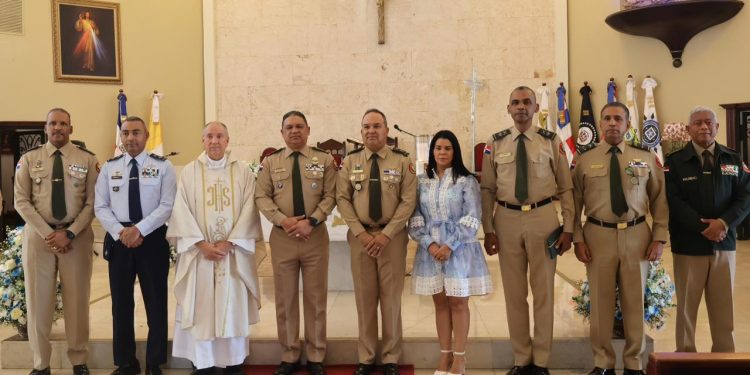 Escuela de Graduados de Doctrina del MIDE celebra su 42 aniversario   