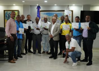 OMSA reconoce a diez de sus choferes por buen desempeño