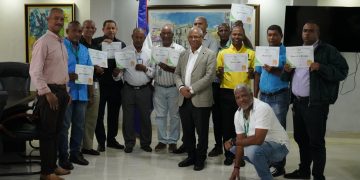 OMSA reconoce a diez de sus choferes por buen desempeño