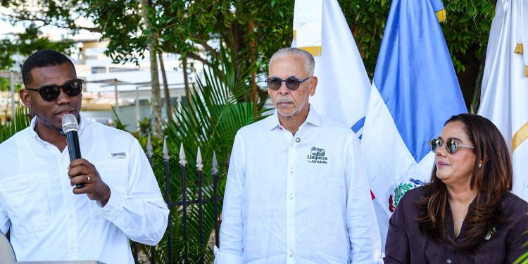 Eco5RD continúa la Ruta de la Limpieza Navideña en Higüey y la región Este