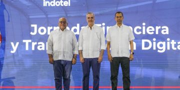 Abinader entrega de RD$150 millones en créditos para 630 mipymes en DN; Indotel impulsa programa de alfabetización digital