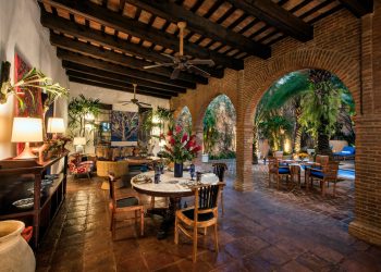 Casas del XVI celebra doble triunfo internacional con “Michelin Key 2025” y “World Travel Awards”