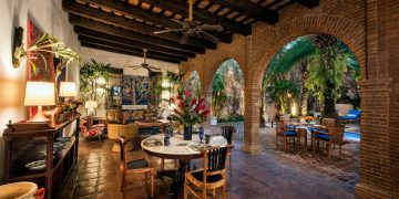 Casas del XVI celebra doble triunfo internacional con “Michelin Key 2025” y “World Travel Awards”