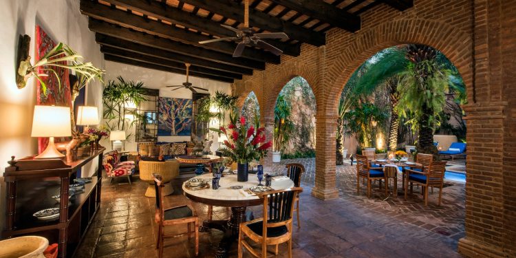 Casas del XVI celebra doble triunfo internacional con “Michelin Key 2025” y “World Travel Awards”