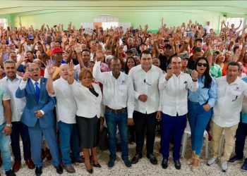 Gobierno impactará a más de 10 mil personas en segundo proyecto de titulación en Los Mina