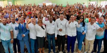 Gobierno impactará a más de 10 mil personas en segundo proyecto de titulación en Los Mina