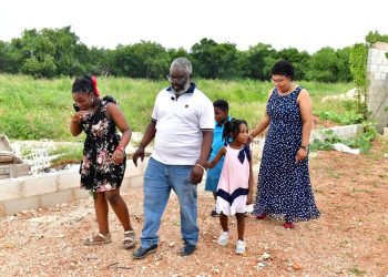 Compradores y copropietarios denuncian atropello pseudojurídico que paraliza proyecto de 400 viviendas y deja a familias sin recibir sus hogares