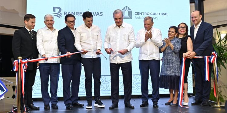 Banreservas inaugura Centro Cultural en el antiguo Hotel Mercedes de Santiago