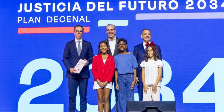 Presidente de la SCJ, Luis Henry Molina, destaca compromiso nacional del presidente Abinader con una justicia centrada en las personas y que fortalece la democracia