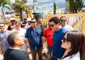 David Collado supervisa obras que ejecuta turismo en Higüey