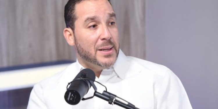 Joel Díaz propone plan de alivio financiero y reactivación inteligente ante la desaceleración económica