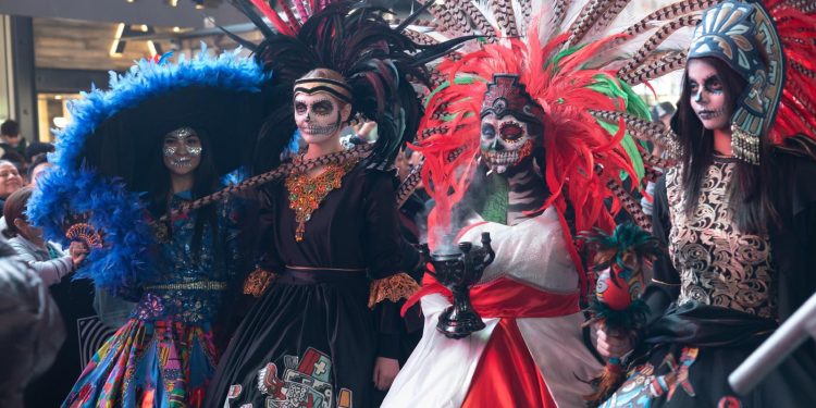 México y Ecuador brillan en la celebración del Día de los Muertos en Times Square