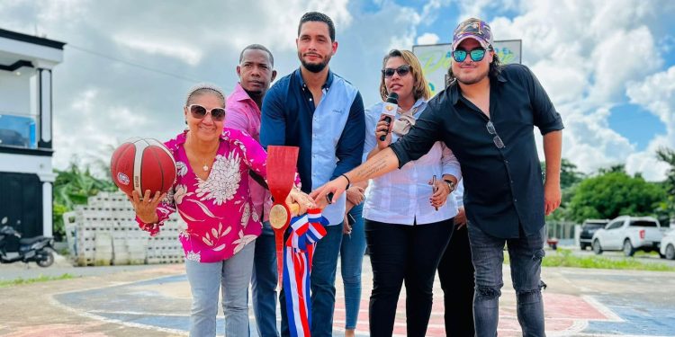Alcalde “El Hijo del Pueblo” celebra su cumpleaños impulsando cuatro obras deportivas en La Otra Banda