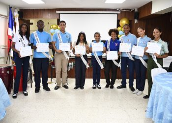 Regional 10 conforma consejo estudiantil 2025-2026; busca mejora en la convivencia escolar