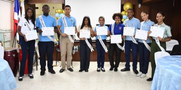 Regional 10 conforma consejo estudiantil 2025-2026; busca mejora en la convivencia escolar