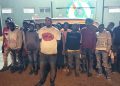 Ejército detiene conductor de minibús que transportaba 19 haitianos indocumentados en San Juan de la Maguana