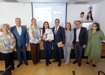 Fundación Macarrulla pone en circulación el libro “La Libertad Vista por Estudiantes de Nivel Secundario”