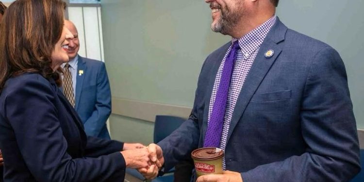 Senador Luis R. Sepúlveda destaca la importancia de la visita de la gobernadora Kathy Hochul a la República Dominicana