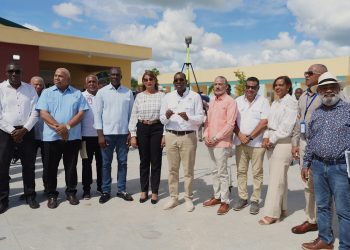Gobierno inicia proyecto de titulación en distrito municipal Villa Hermosa, La Romana