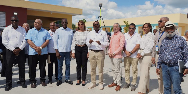 Gobierno inicia proyecto de titulación en distrito municipal Villa Hermosa, La Romana