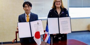 Embajador del Japón firma acuerdo de donación con el Patronado Nacional de Ciegos