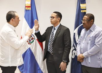 SNS juramenta nuevo director del Hospital Municipal de Boca Chica