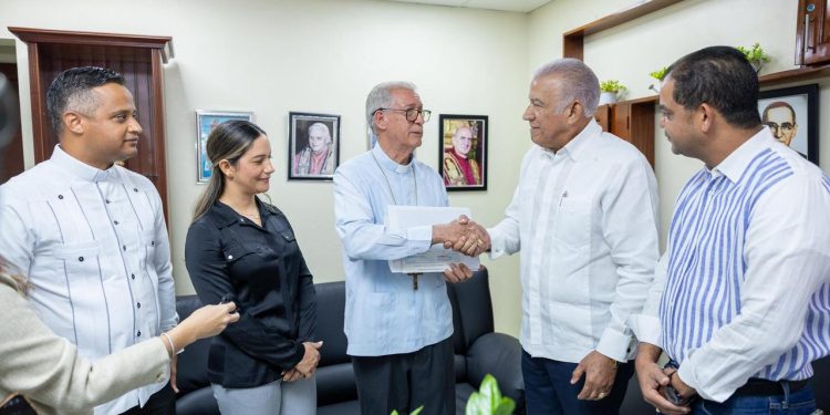 Gobierno entrega RD$27 millones para casa de acogida de sacerdotes en la Diócesis de Mao-Montecristi