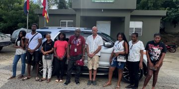 Ejército detiene ciudadano canadiense que transportaba a ocho haitianos indocumentados en Dajabón