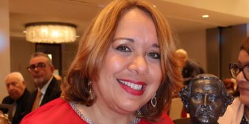 Chef dominicana Solangel Velásquez es reconocida en gala Somos Quisqueya 2025 en Puerto Rico