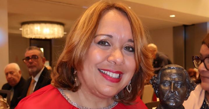 Chef dominicana Solangel Velásquez es reconocida en gala Somos Quisqueya 2025 en Puerto Rico