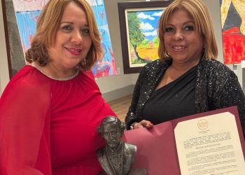 Chef dominicana Solangel Velásquez es reconocida en gala Somos Quisqueya 2025 en Puerto Rico