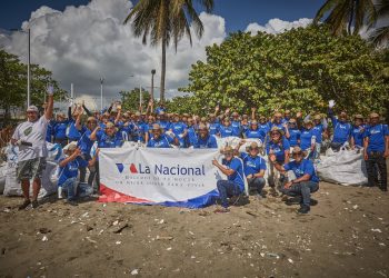 Colchonería y Mueblería La Nacional reafirma su compromiso con el medio ambiente en su tercera jornada de limpieza de playas