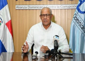 Adocco asegura Abinader no violaría Constitución al mantener a Guzmán Peralta en la Policía