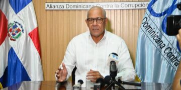 Adocco asegura Abinader no violaría Constitución al mantener a Guzmán Peralta en la Policía