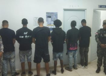 Policía ocupa drogas, armas ilegales y recupera motocicletas robadas en Sabana Perdida, SDN