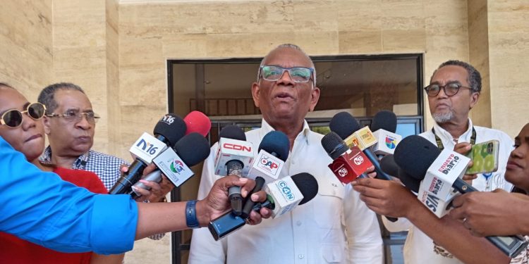 Venancio Alcántara destaca política migratoria que impulsa el presidente Luis Abinader