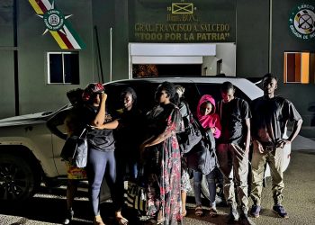 Ejército ocupa jeepeta y detiene a nueve nacionales haitianos en operativo en Los Miches, Dajabón