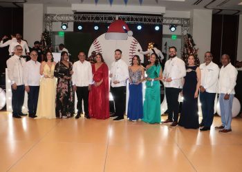 Dulces y productos navideños están asequibles para la época festiva, pese a sutil alza en precios