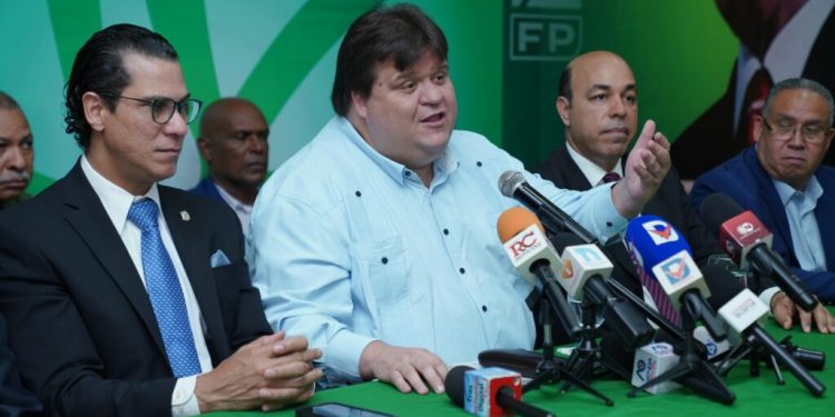 Fuerza del Pueblo exige al PRM revelar nombres de funcionarios vinculados al narcotráfico