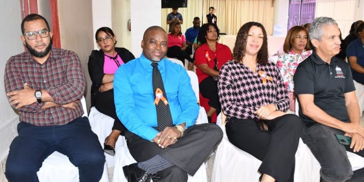 Regional 10 de Educación se suma con fuerza a la lucha de la violencia contra la mujer