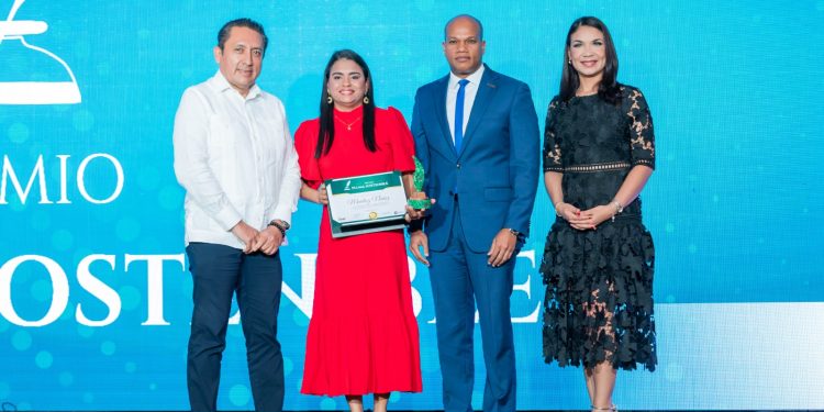 Periodista de Noticentro gana el premio “pluma sostenible”