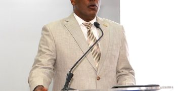 Director IDOPPRIL destaca mejoras en servicios durante visita a La Vega