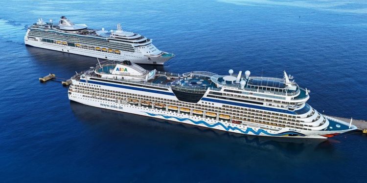 Presidente Abinader celebra llegada histórica de dos cruceros con 4,679 pasajeros a Pedernales