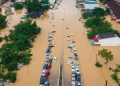 Aumentan a 145 los muertos por las inundaciones en Tailandia