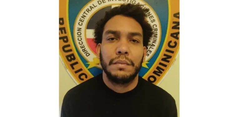 Interpol entrega a la Policía Nacional en La Vega a hombre buscado por homicidio agravado