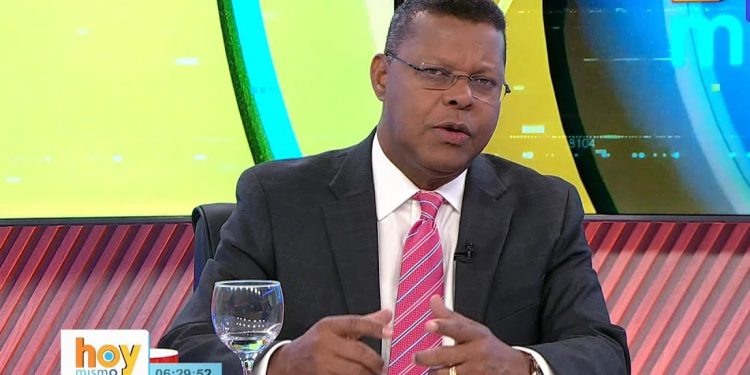 Intiman a Danny Alcántara y comentaristas de Hoy Mismo por difamación e injuria contra abogados