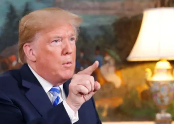 EE.UU. restringe visas de inmigrante a personas con obesidad o edad avanzada por “carga pública”