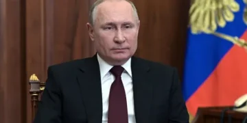 Rusia anuncia que comenzará a evacuar a ciudadanos rusos que se encuentran en Venezuela