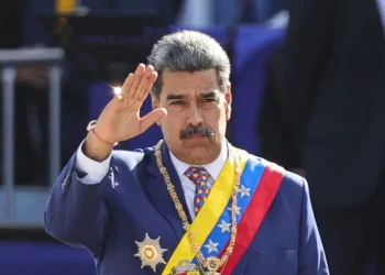 Maduro asegura que “casi no tiene dinero” y solo vive de su sueldo